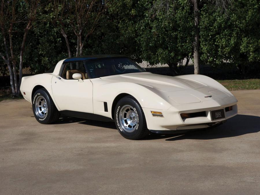  Chevrolet Corvette 1980 года  (фото 7 из 25)